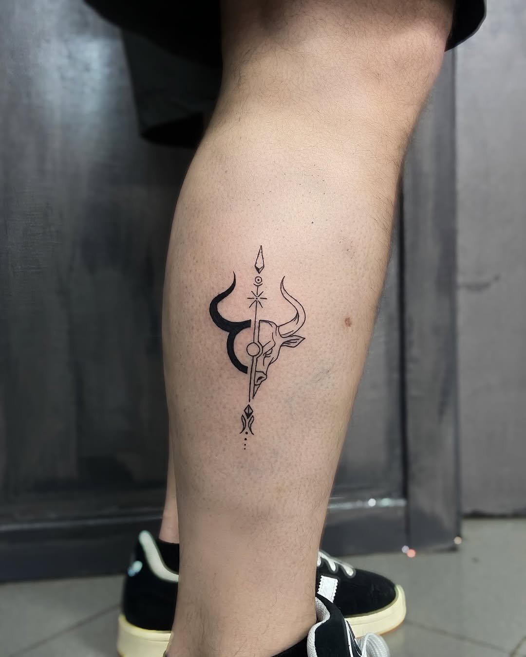 Fine line tattoo