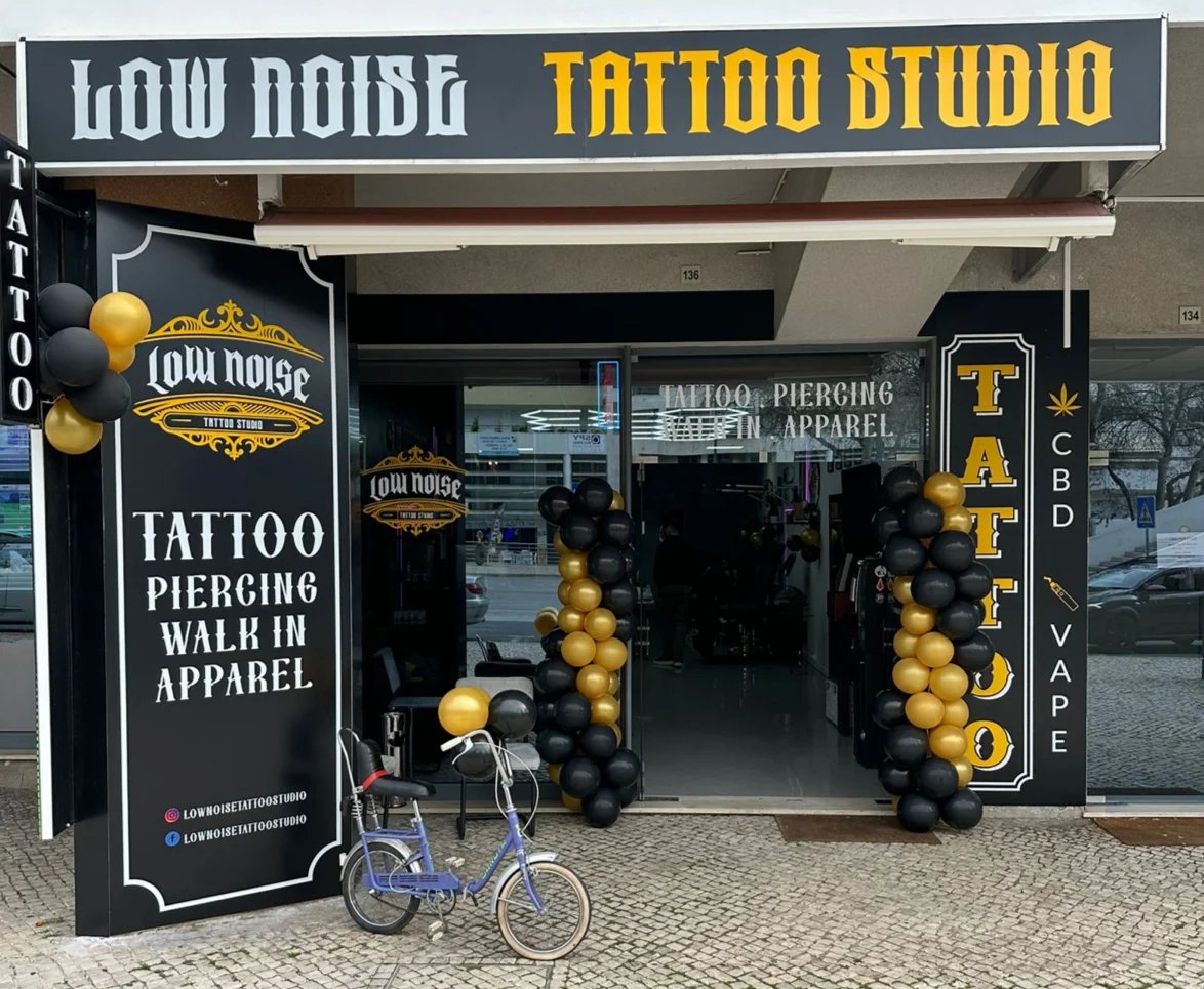 Low Noise Tattoo Studio at work